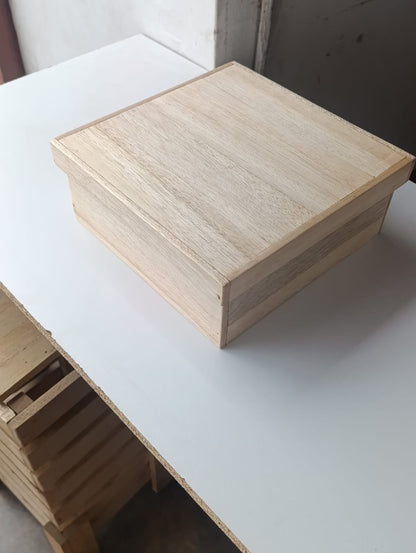 Caja de Regalo Artesanal en Madera Balsa