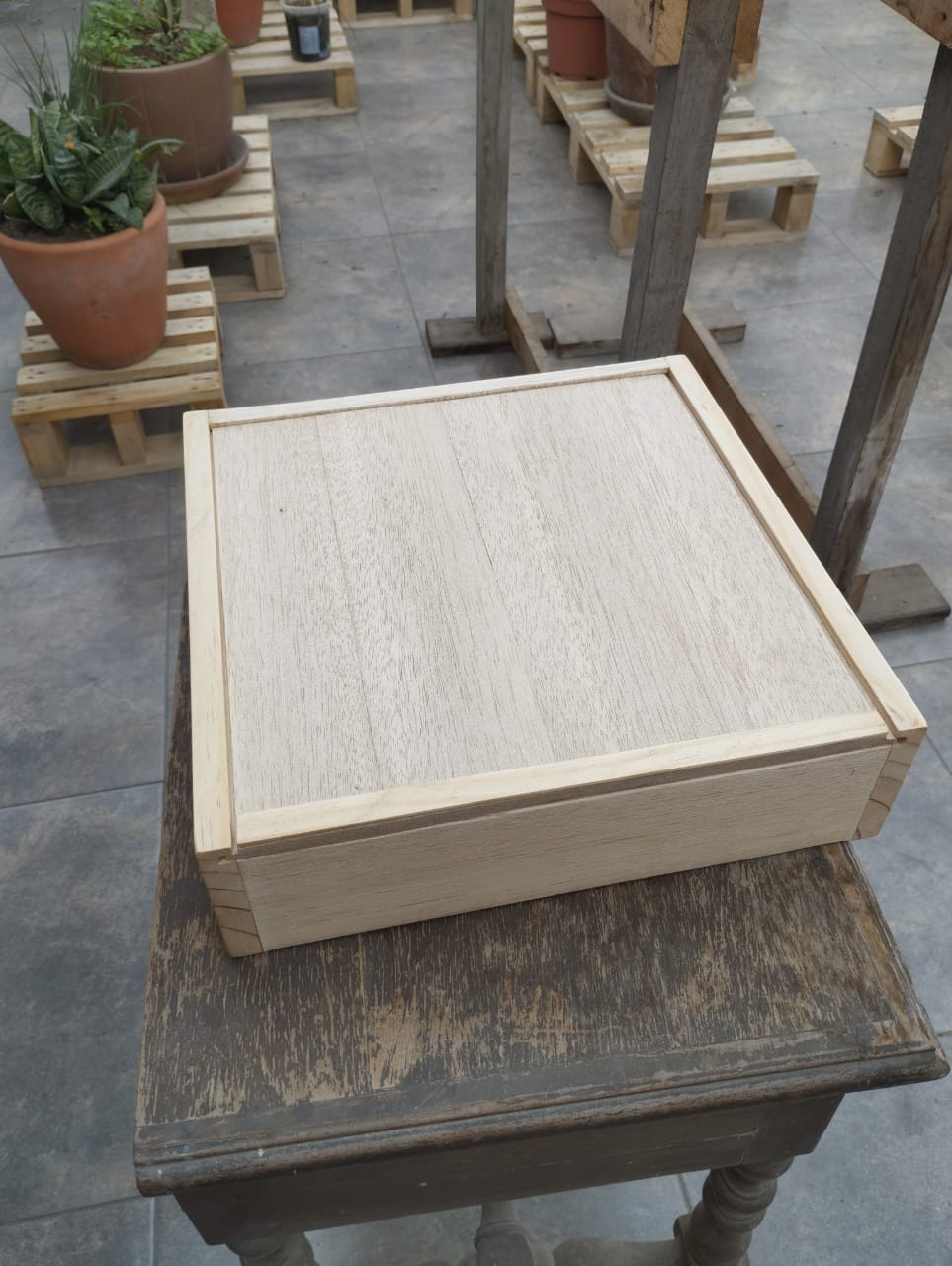 Caja de Regalo Artesanal en Madera Balsa
